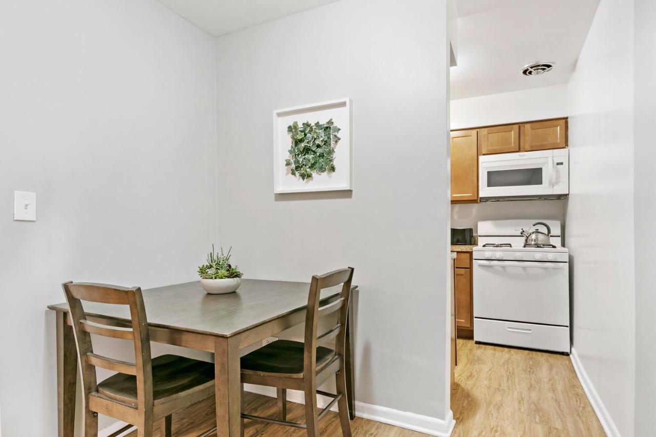 Stunning 1Br Apartment At Center Of Lakeview - Oakdale 211 Chicago Eksteriør bilde